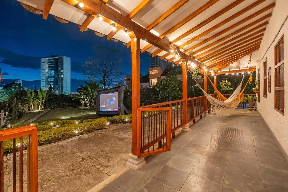 Villa Wellness , Infrared Sauna, Pool, Gym, Bar & Views Medellín