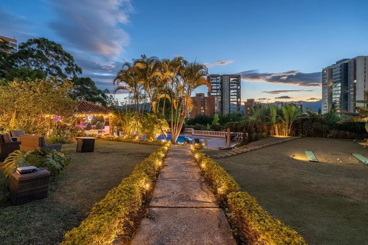 Wellness , Infrared Sauna, Pool, Gym, Bar & Views Medellín Villa