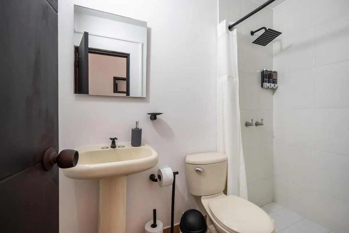 Wellness , Infrared Sauna, Pool, Gym, Bar & Views Medellín Colombia