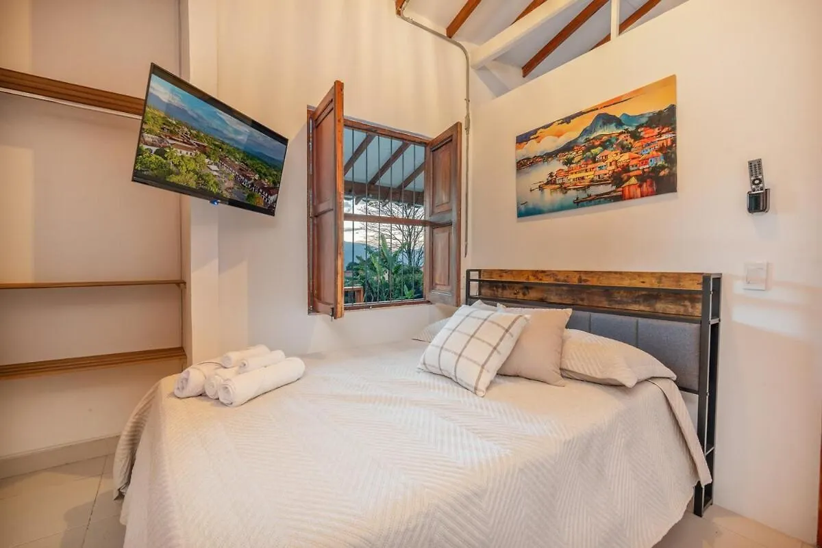 Villa Wellness , Infrared Sauna, Pool, Gym, Bar & Views Medellín Colombia