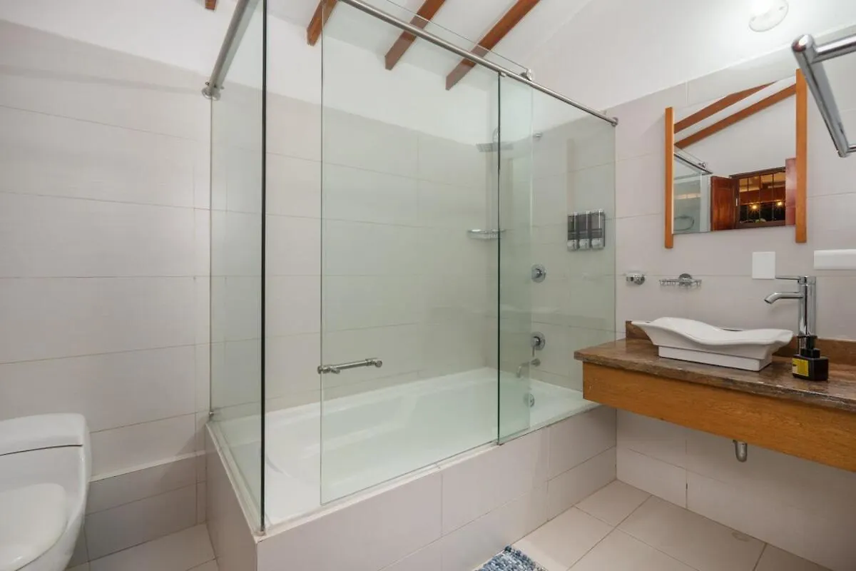 Wellness , Infrared Sauna, Pool, Gym, Bar & Views Medellín